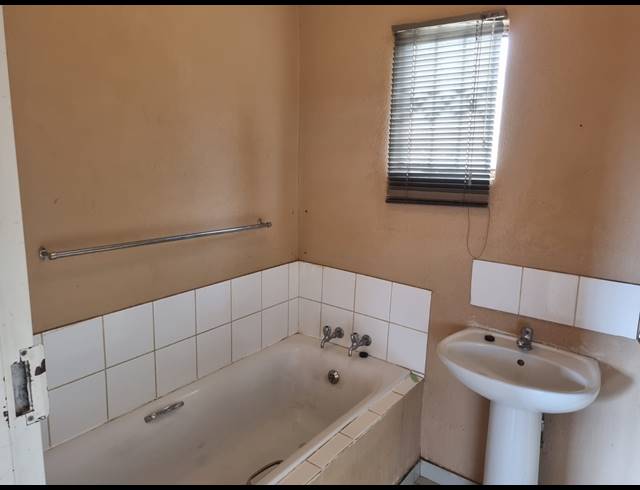 2 BEDROOM HOUSE FOR SALE IN EVATON WEST